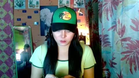 Snapshot of urunexpensivecamilla chatting on January 15, 4:33 pm YOURGIRLCAMILLA online show from January 15, 4:33 pm