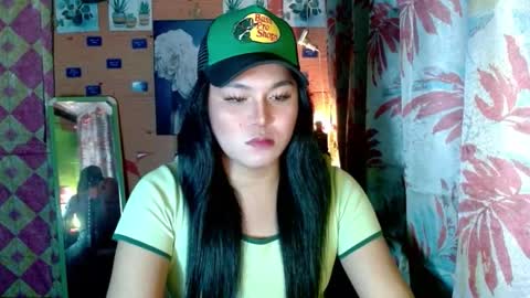 Snapshot of urunexpensivecamilla chatting on January 16, 4:22 pm YOURGIRLCAMILLA online show from January 16, 4:22 pm