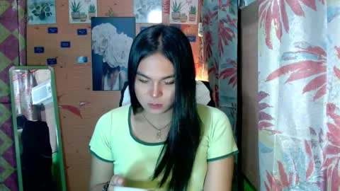 Snapshot of urunexpensivecamilla chatting on February 23, 12:46 pm YOURGIRLCAMILLA online show from February 23, 12:46 pm