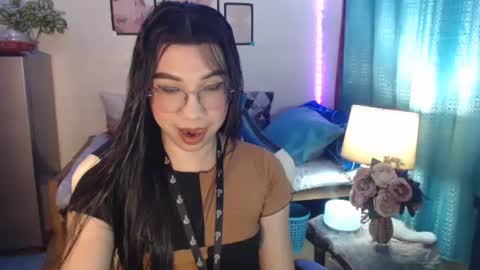 Snapshot of urwetasianprincessxx chatting on December 6, 11:22 am Ashley Kate Mateo Gray online show from December 6, 11:22 am