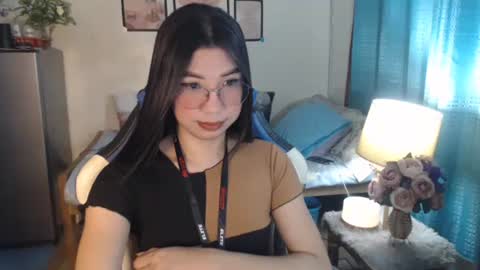 Snapshot of urwetasianprincessxx chatting on February 13, 8:06 am Ashley Kate Mateo Gray online show from February 13, 8:06 am