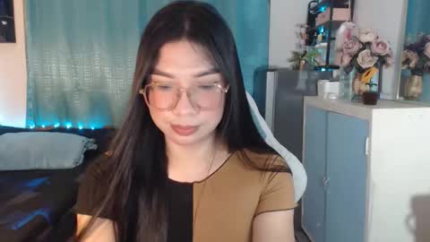 Snapshot of urwetasianprincessxx chatting on March 24, 10:09 am Ashley Kate Mateo Gray online show from March 24, 10:09 am