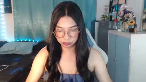 Snapshot of urwetasianprincessxx chatting on March 27, 8:37 am Ashley Kate Mateo Gray online show from March 27, 8:37 am