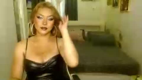 urwildestdreamgoddess online show from August 2, 5:50 am
