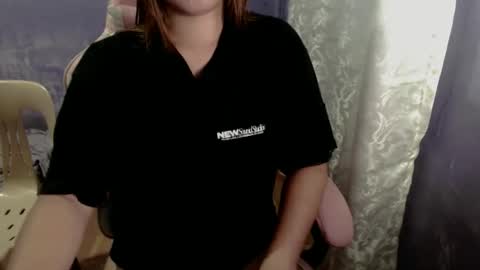 urwildslutty17 online show from November 16, 2:50 am