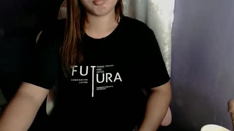 urwildslutty17 online show from November 23, 1:05 am