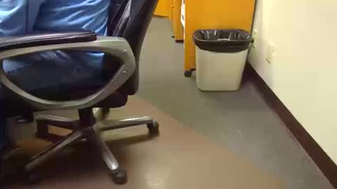 Snapshot of useemie chatting on October 13, 8:31 pm useemie online show from October 13, 8:31 pm