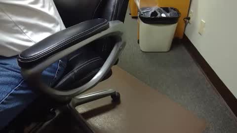 Snapshot of useemie chatting on October 20, 11:16 pm useemie online show from October 20, 11:16 pm