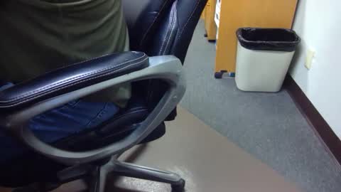 Snapshot of useemie chatting on November 21, 9:24 pm useemie online show from November 21, 9:24 pm