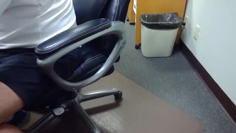 Snapshot of useemie chatting on January 13, 12:05 am useemie online show from January 13, 12:05 am