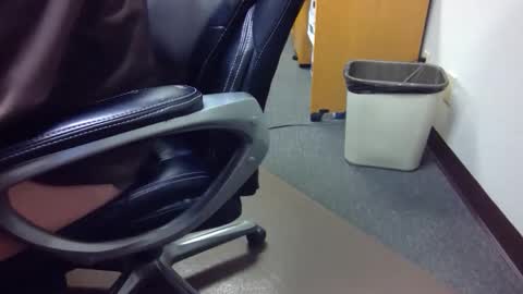 Snapshot of useemie chatting on February 17, 12:18 am useemie online show from February 17, 12:18 am