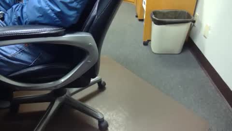 Snapshot of useemie chatting on February 19, 7:21 pm useemie online show from February 19, 7:21 pm