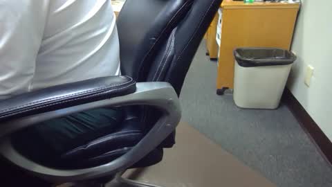 Snapshot of useemie chatting on March 11, 10:38 pm useemie online show from March 11, 10:38 pm