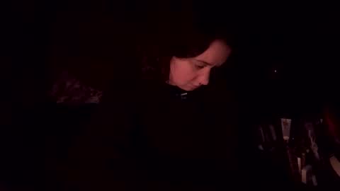 Snapshot of usefulhole chatting on November 28, 1:52 am usefulhole online show from November 28, 1:52 am