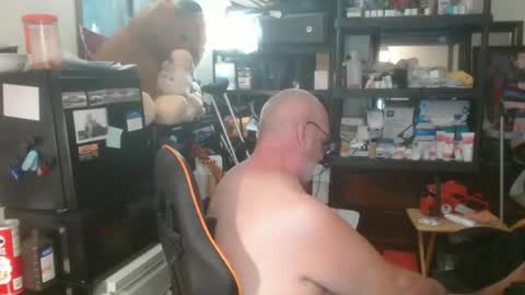Snapshot of usgoober chatting on June 17, 11:45 am Eric online show from June 17, 11:45 am