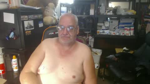 Snapshot of usgoober chatting on June 22, 2:13 am Eric online show from June 22, 2:13 am