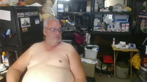 Snapshot of usgoober chatting on June 27, 2:16 am Eric online show from June 27, 2:16 am