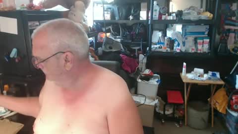 Snapshot of usgoober chatting on June 27, 1:06 pm Eric online show from June 27, 1:06 pm