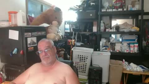 Snapshot of usgoober chatting on June 28, 2:17 am Eric online show from June 28, 2:17 am
