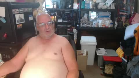 Snapshot of usgoober chatting on July 15, 11:59 am Eric online show from July 15, 11:59 am