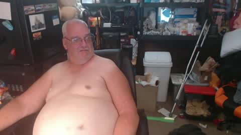 Snapshot of usgoober chatting on July 17, 1:34 am Eric online show from July 17, 1:34 am