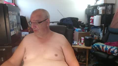 Snapshot of usgoober chatting on July 28, 12:01 pm Eric online show from July 28, 12:01 pm