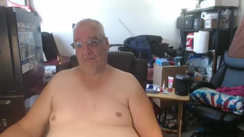 Snapshot of usgoober chatting on July 28, 12:48 pm Eric online show from July 28, 12:48 pm