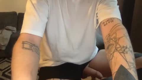 Snapshot of uwantitno chatting on December 9, 7:28 am uwantitno online show from December 9, 7:28 am