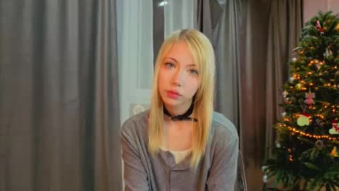 Chloe online show from February 16, 1:29 pm