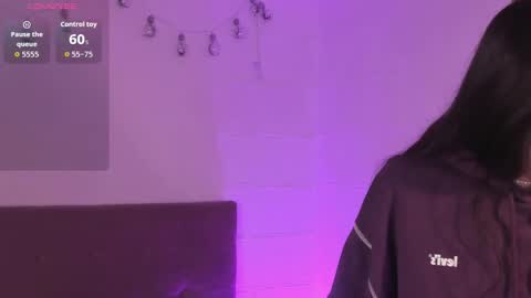 Snapshot of v1cky_ chatting on November 30, 1:09 am v1cky_ online show from November 30, 1:09 am