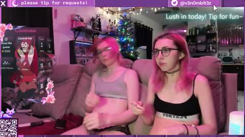 Snapshot of v3n0mb1t3z chatting on December 18, 12:06 am kermit online show from December 18, 12:06 am