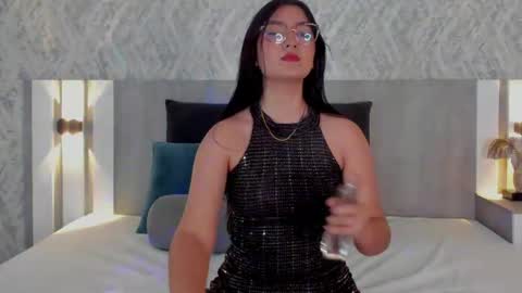 Snapshot of vaalentina_lux chatting on June 4, 3:29 pm Vaalentina Lux online show from June 4, 3:29 pm