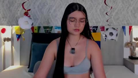 Snapshot of vaalentina_lux chatting on June 23, 2:26 pm Vaalentina Lux online show from June 23, 2:26 pm