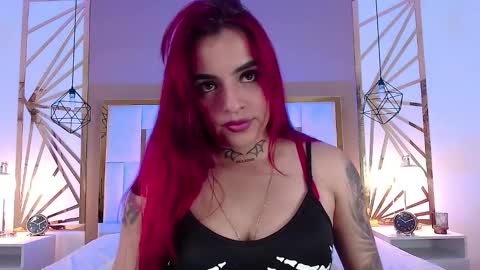 Snapshot of vaaleriee_miller_ chatting on December 4, 5:11 pm valeriee miller online show from December 4, 5:11 pm