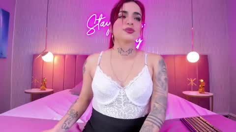 Snapshot of vaaleriee_miller_ chatting on December 13, 4:38 pm valeriee miller online show from December 13, 4:38 pm