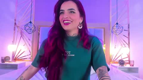 Snapshot of vaaleriee_miller_ chatting on December 27, 2:01 pm valeriee miller online show from December 27, 2:01 pm