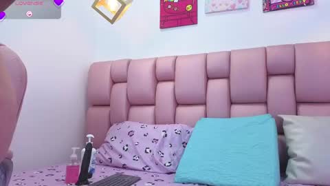 Snapshot of vagaro_ chatting on May 27, 9:12 pm Vagaro online show from May 27, 9:12 pm