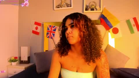 Snapshot of vahiolet_fuentes chatting on June 26, 3:00 am vahioleth online show from June 26, 3:00 am