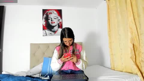 Snapshot of vahiolet_smith chatting on September 25, 1:09 am Vahiolet smith online show from September 25, 1:09 am