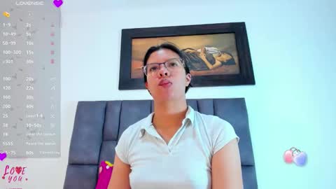 Snapshot of vahiolet_smith chatting on May 20, 3:13 am Vahiolet smith online show from May 20, 3:13 am