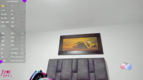 Snapshot of vahiolet_smith chatting on June 13, 3:15 am Vahiolet smith online show from June 13, 3:15 am