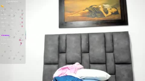Snapshot of vahiolet_smith chatting on June 20, 3:20 am Vahiolet smith online show from June 20, 3:20 am