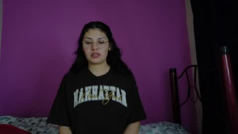 Snapshot of vainilla_cam chatting on May 11, 1:44 am Vainilla online show from May 11, 1:44 am
