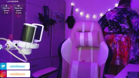 Snapshot of vainilla_l chatting on January 15, 11:41 pm Vainilla Independent model online show from January 15, 11:41 pm