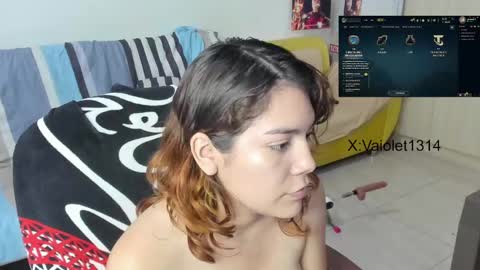 Snapshot of vaioletuwu chatting on January 26, 6:38 am Vaiolet1314 online show from January 26, 6:38 am