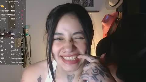 Snapshot of val_bardot1 chatting on June 10, 2:23 am first of all... who are u online show from June 10, 2:23 am