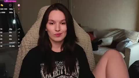 Snapshot of val_manson chatting on June 24, 6:40 pm Val online show from June 24, 6:40 pm
