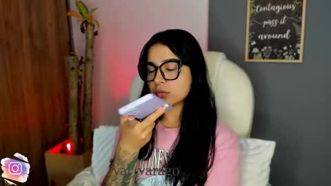 Snapshot of val_varago chatting on November 3, 2:13 am val_varago online show from November 3, 2:13 am