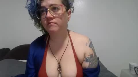 valarieak online show from October 9, 8:34 am