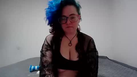 valarieak online show from March 26, 6:19 am